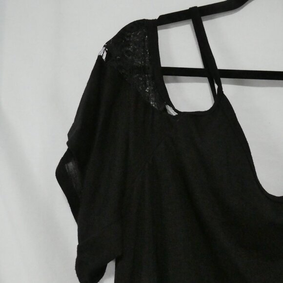 TORRID | size 1 | Chic Black Cold Shoulder Top - Picture 3 of 12